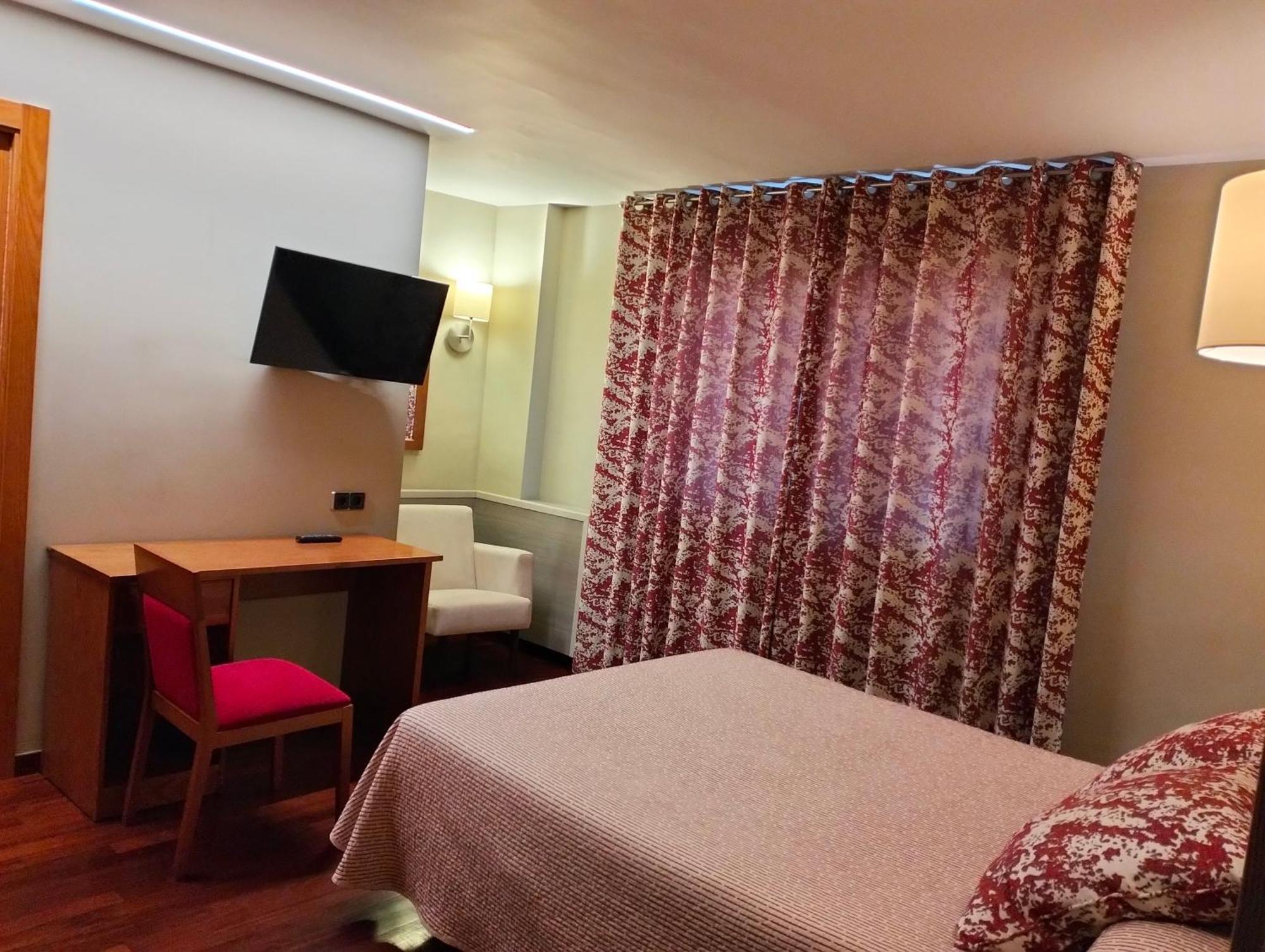 Hotel Aragueells Benasque Esterno foto