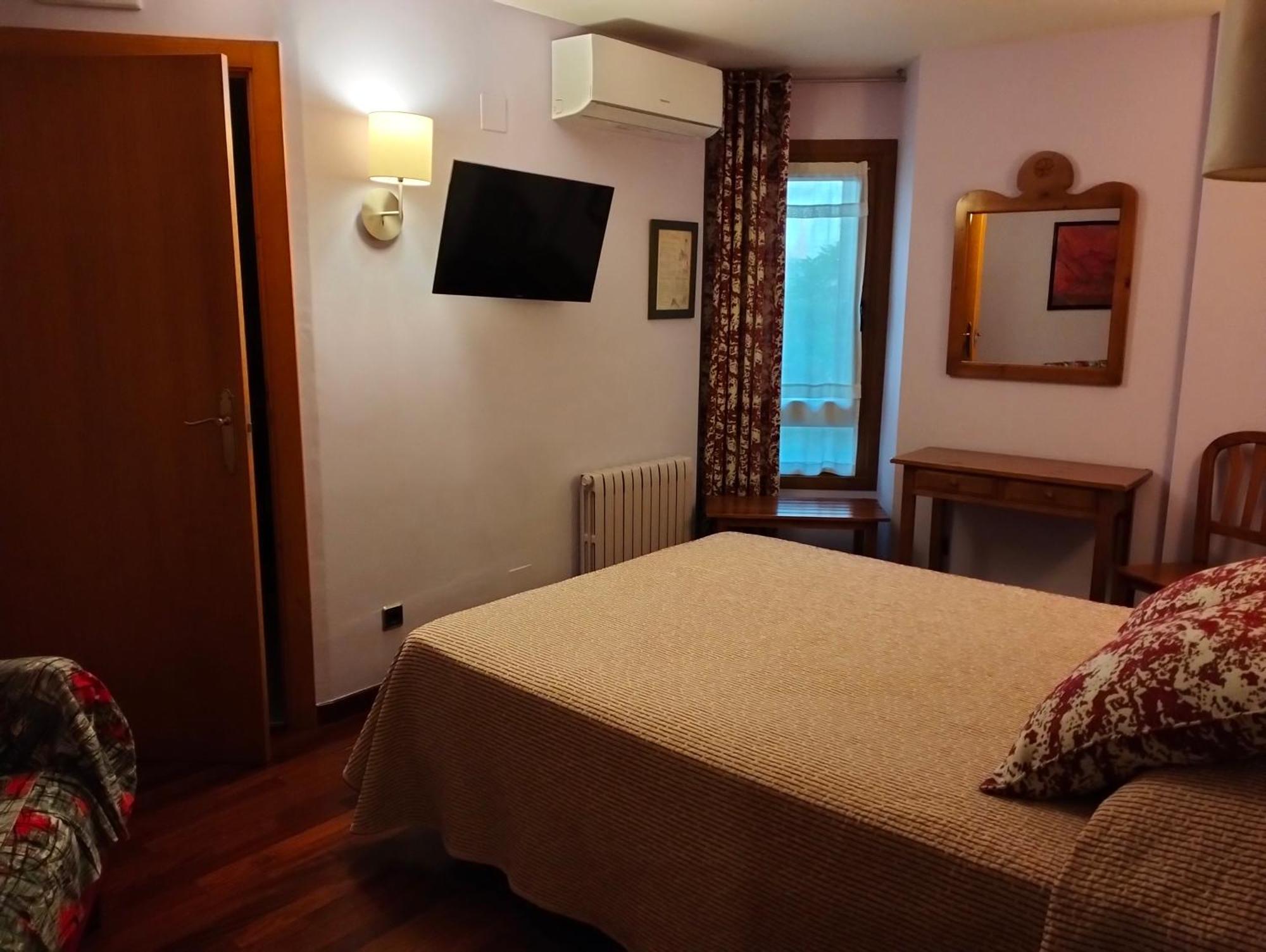 Hotel Aragueells Benasque Esterno foto