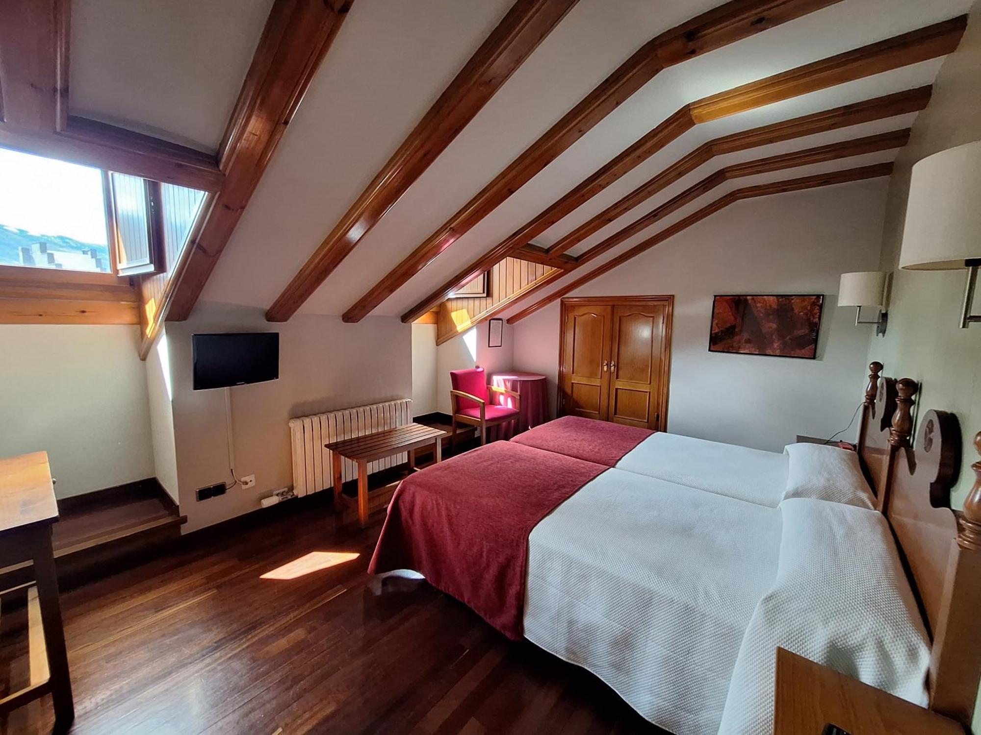Hotel Aragueells Benasque Esterno foto