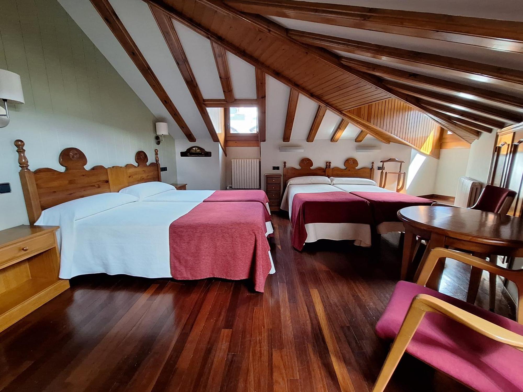Hotel Aragueells Benasque Esterno foto