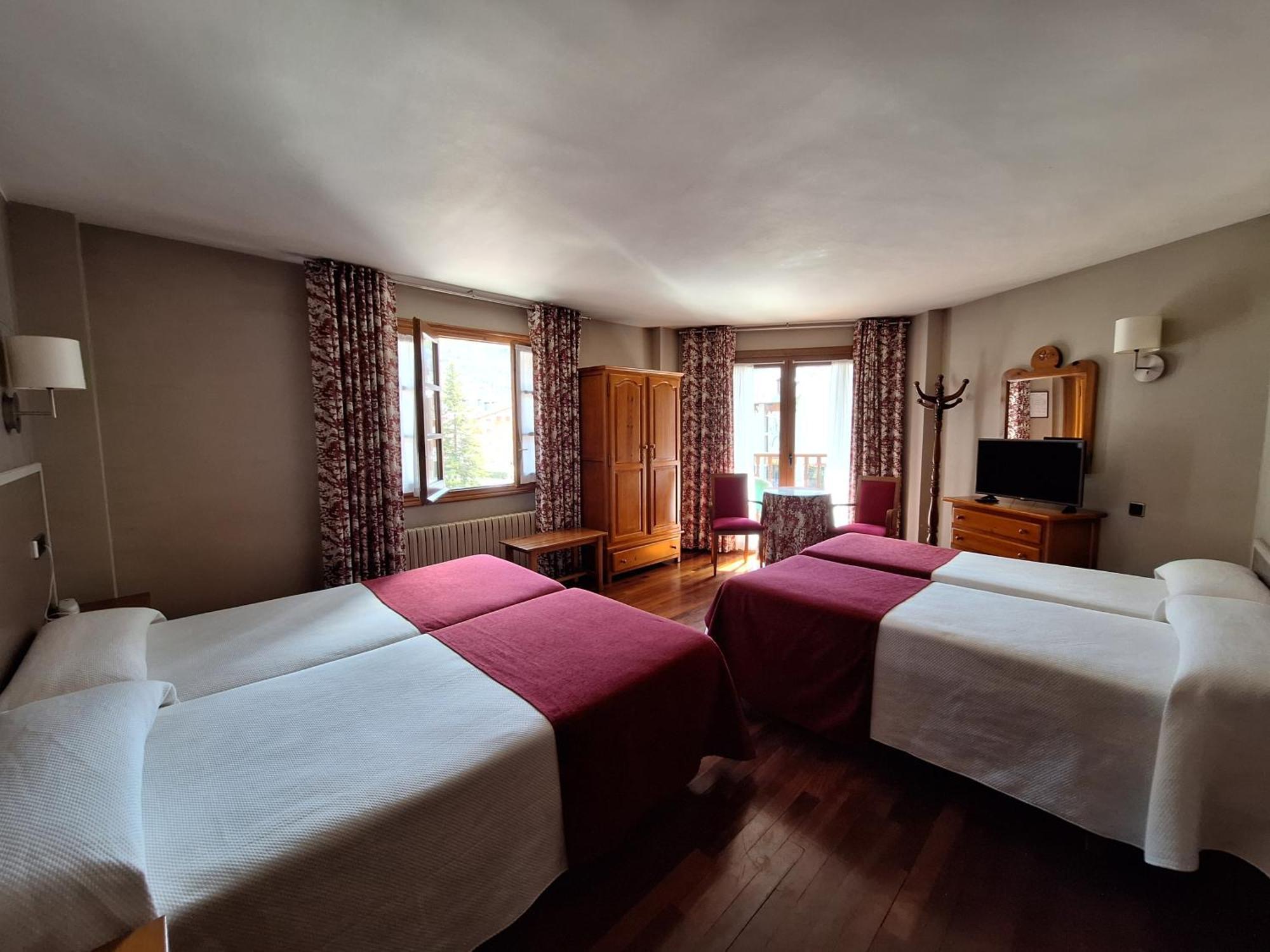Hotel Aragueells Benasque Esterno foto