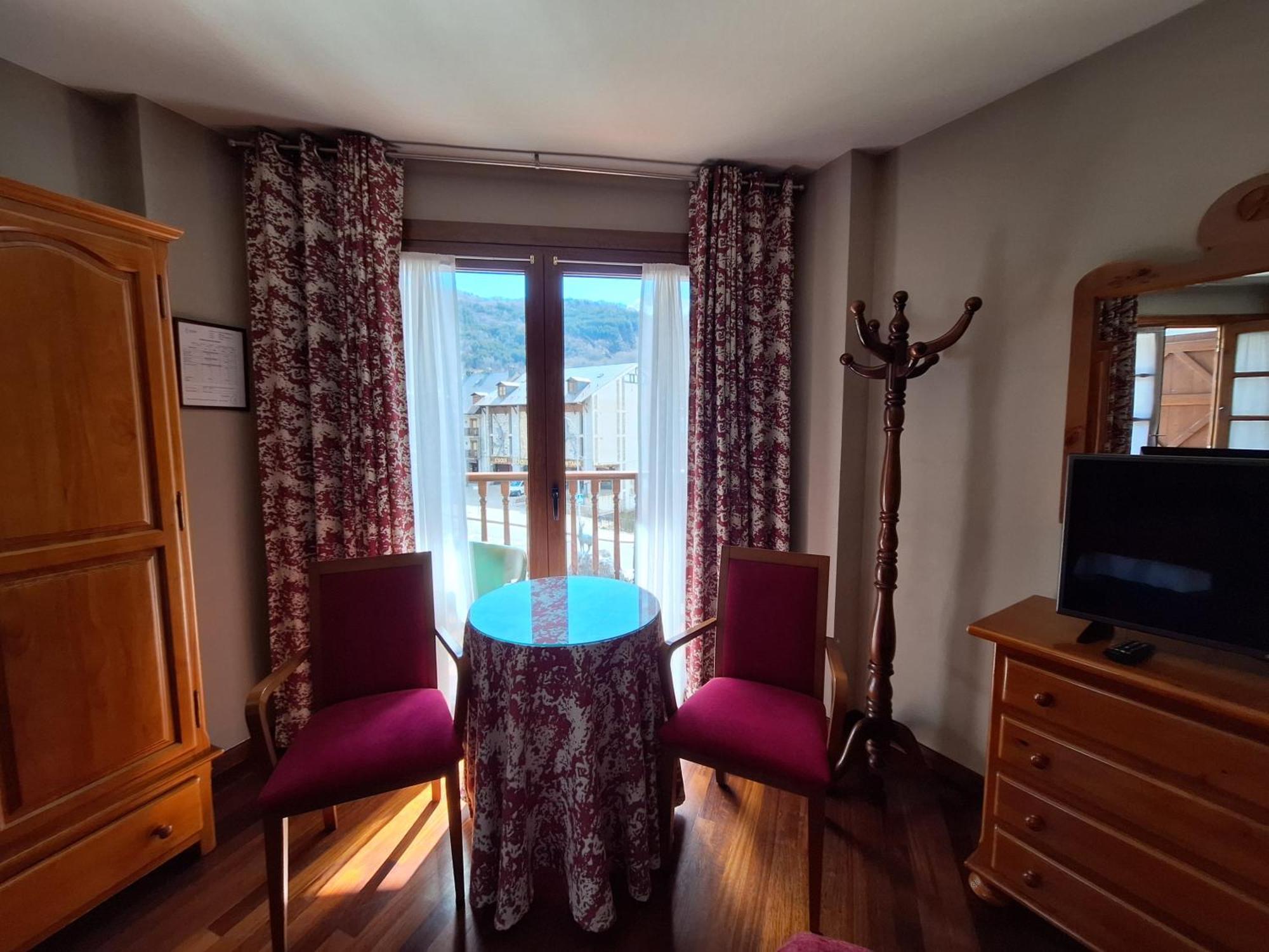 Hotel Aragueells Benasque Esterno foto