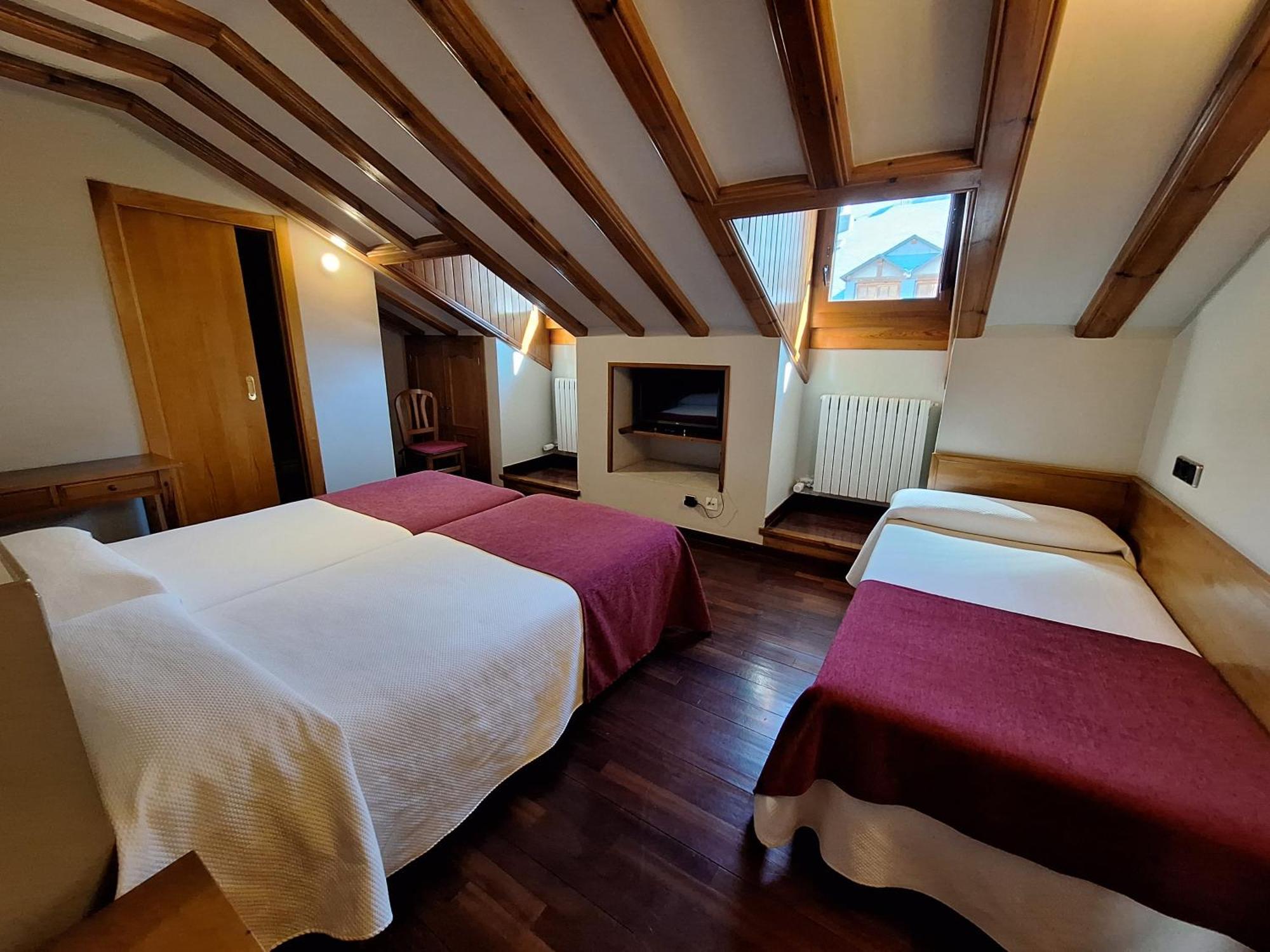 Hotel Aragueells Benasque Esterno foto