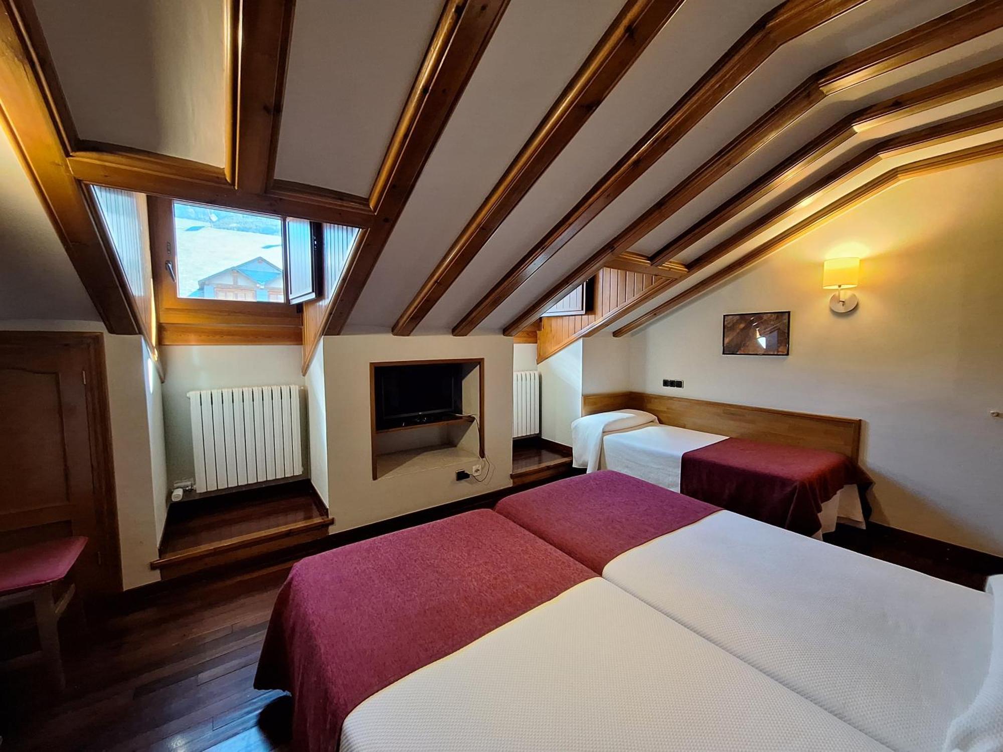 Hotel Aragueells Benasque Esterno foto